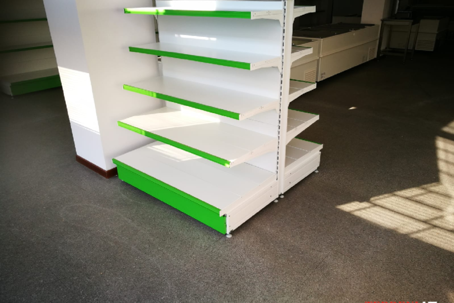 scaffalature negozio milano (4)